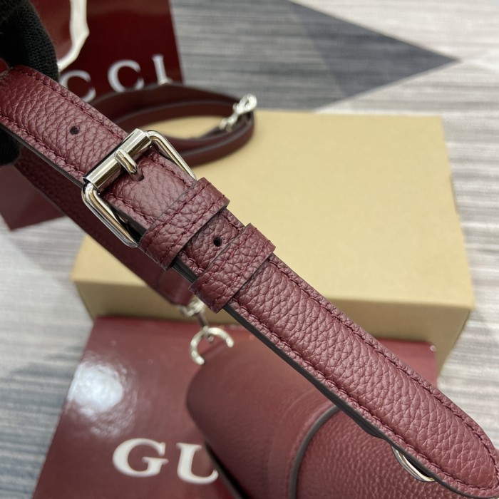 Small crossbody bag with hook closure“23.5x12.5x6.5CM”-066=