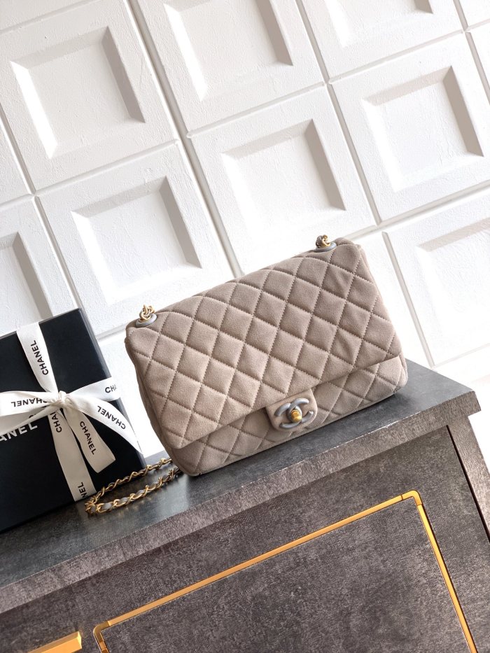 26C Classic Flap Bag in Suede “18x26x7cm”-037 =
