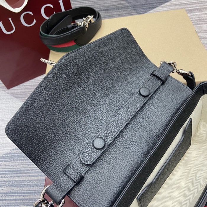 Small crossbody bag with hook closure“23.5x12.5x6.5CM”-066=