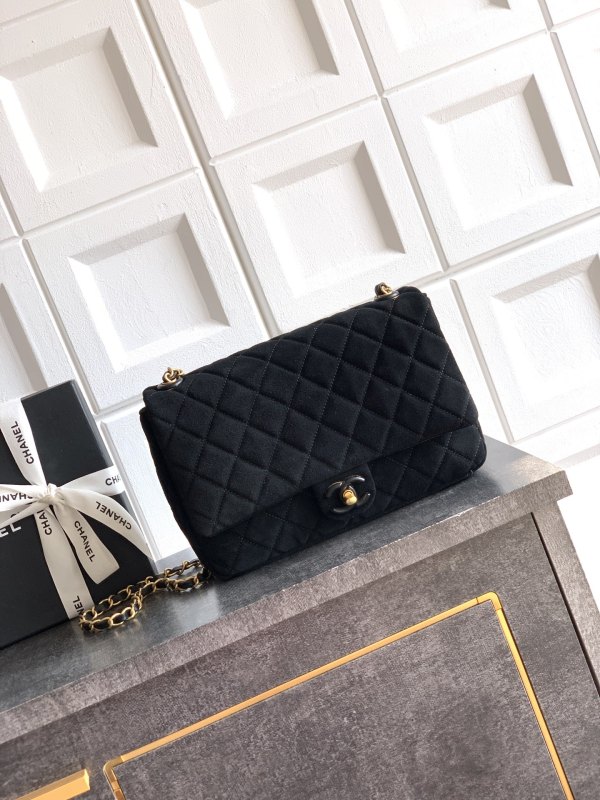 26C Classic Flap Bag in Suede “18x26x7cm”-037 =