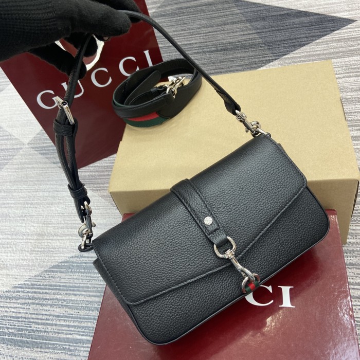 Small crossbody bag with hook closure“23.5x12.5x6.5CM”-066=