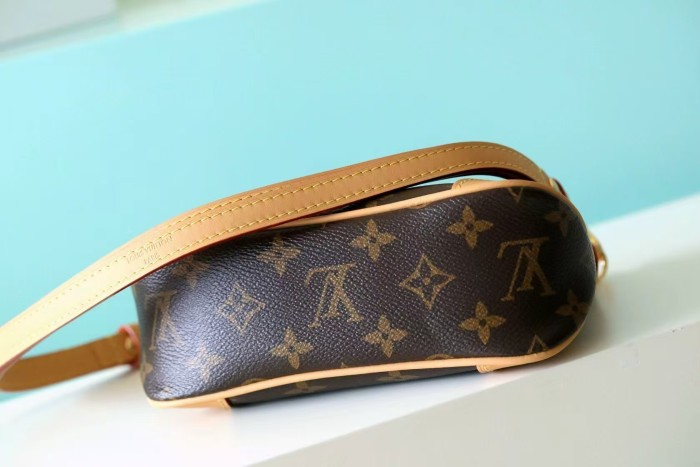 Nano Boulogne Crossbody Bag Odeon “21*11.5*7CM” 054