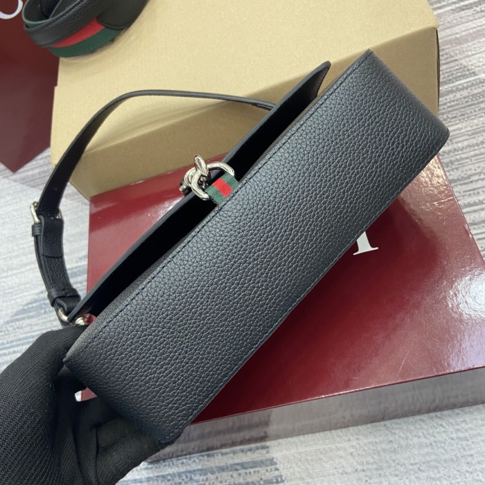 Small crossbody bag with hook closure“23.5x12.5x6.5CM”-066=