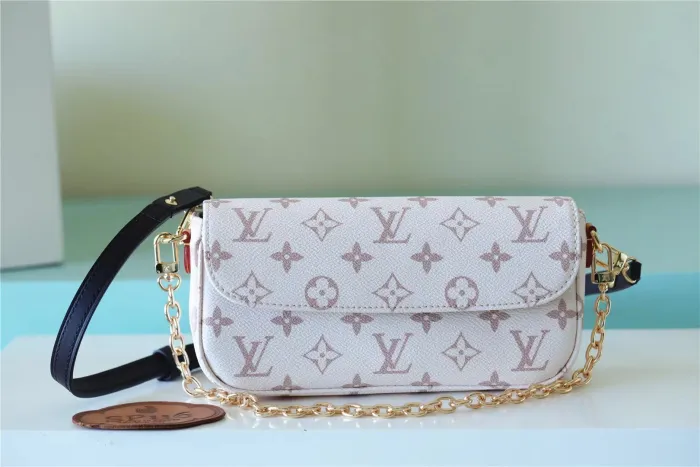 Wallet On Chain lvy “23.5*12*4.3CM” 064