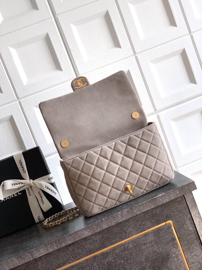 26C Classic Flap Bag in Suede “18x26x7cm”-037 =