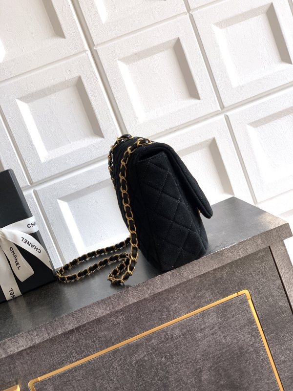 26C Classic Flap Bag in Suede “18x26x7cm”-037 =