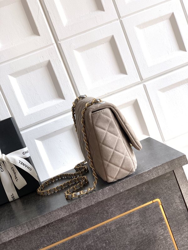26C Classic Flap Bag in Suede “18x26x7cm”-037 =