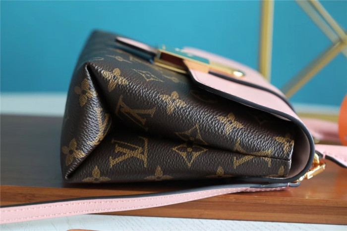 BB Locky Shoulder Bag “21*17*8CM” 074