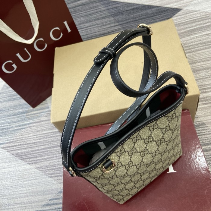 Mini GG Emblem Bucket Bag “18*15*8CM” 044