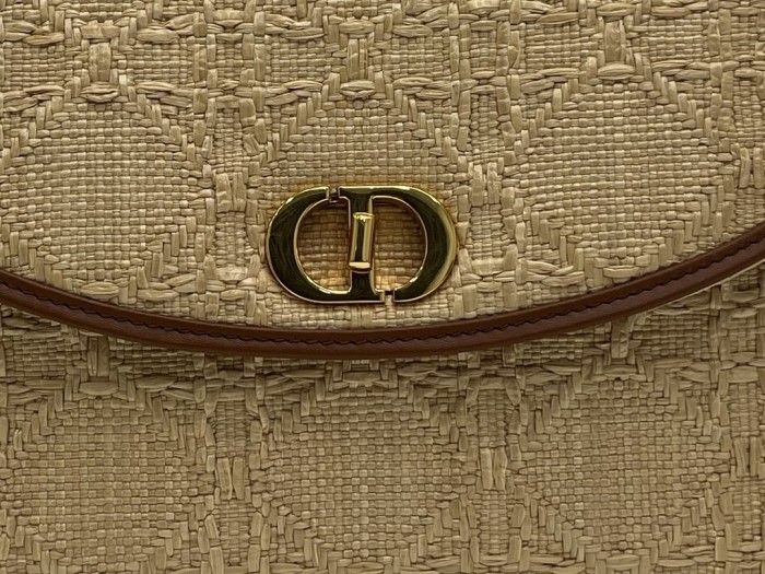 30 Montaigne “26×19.5×7cm”-004=
