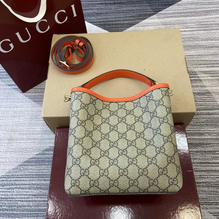 GG Emblem small bucket bag “19*18*11CM”-064=