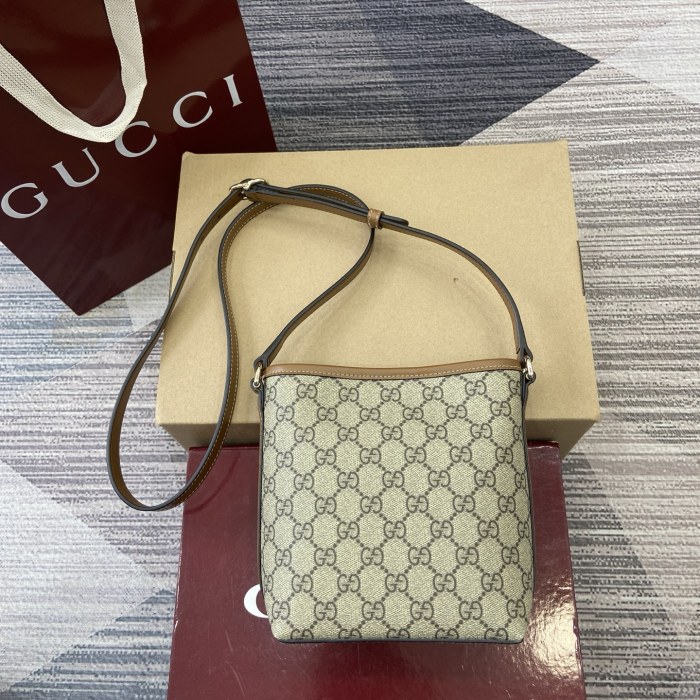 Mini GG Emblem Bucket Bag “18*15*8CM” 044