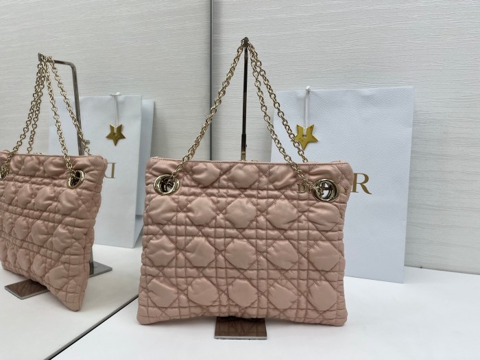Cannage-Quilted Tote “32x26cm”-096=