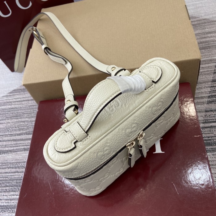 BB GG Emblem Vanity Bag “20.5*12*5CM” 005