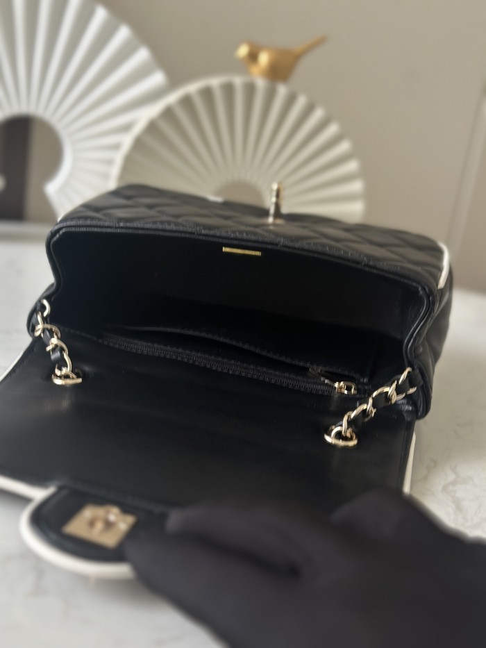 Small Flap Bag with Contrasting Trim “13.5x19.5x7cm”-057 =AS5151