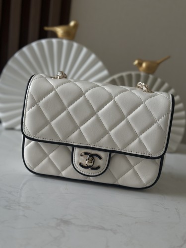 Small Flap Bag with Contrasting Trim “13.5x19.5x7cm”-057 =AS5151