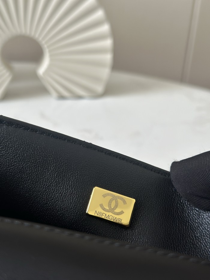 Small Flap Bag with Contrasting Trim “13.5x19.5x7cm”-057 =AS5151