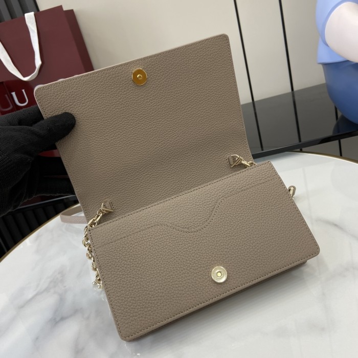 BB GG Emblem Wallet On Chain “20*12.5*4.5CM” 043