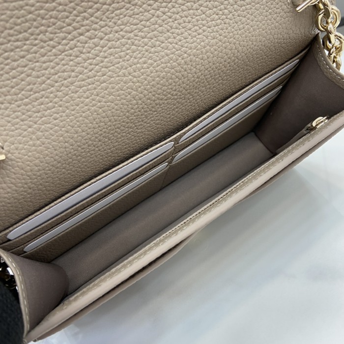 BB GG Emblem Wallet On Chain “20*12.5*4.5CM” 043