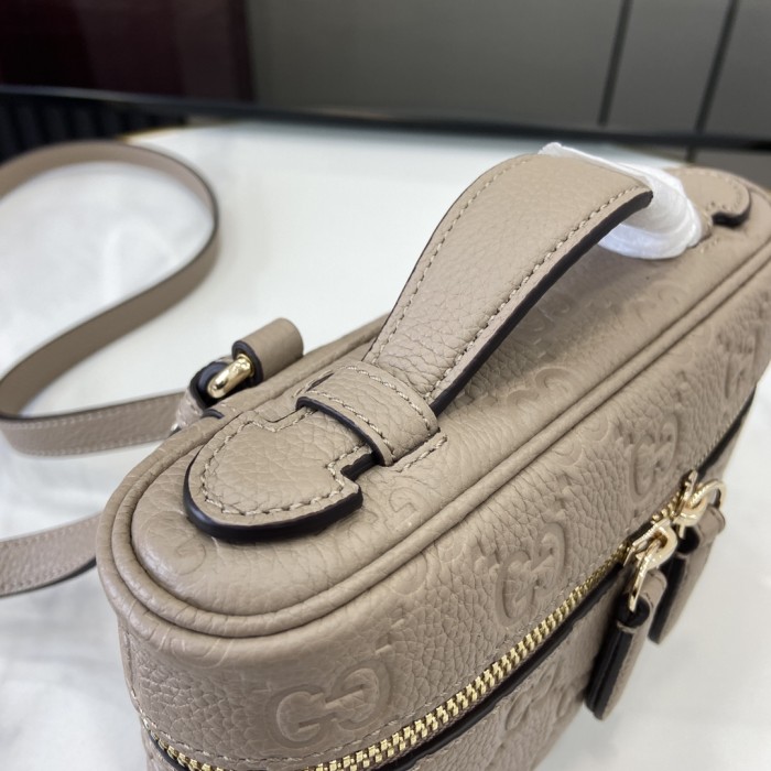 BB GG Emblem Vanity Bag “20.5*12*5CM” 005