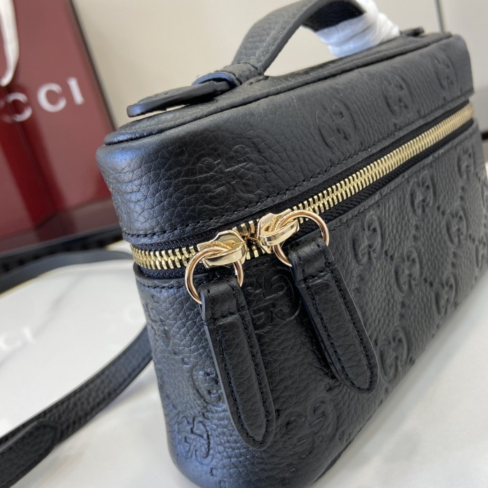 BB GG Emblem Vanity Bag “20.5*12*5CM” 005