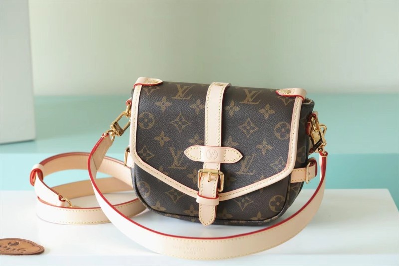 BB Saumur Crossbody Bag “20*16*7CM” 065