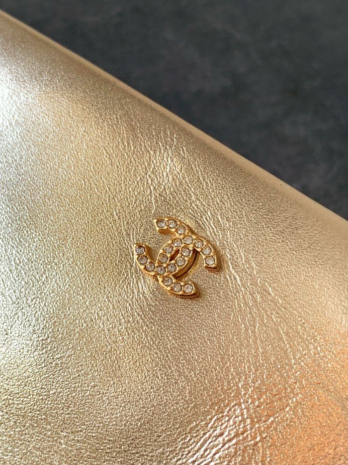 24K Clutch with Chain “24.5x16x2.5cm” -005 =