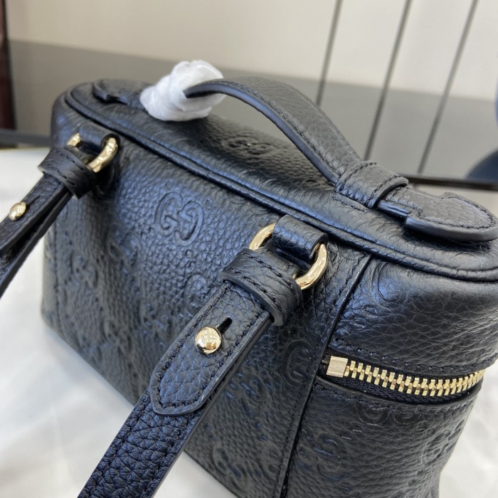 BB GG Emblem Vanity Bag “20.5*12*5CM” 005