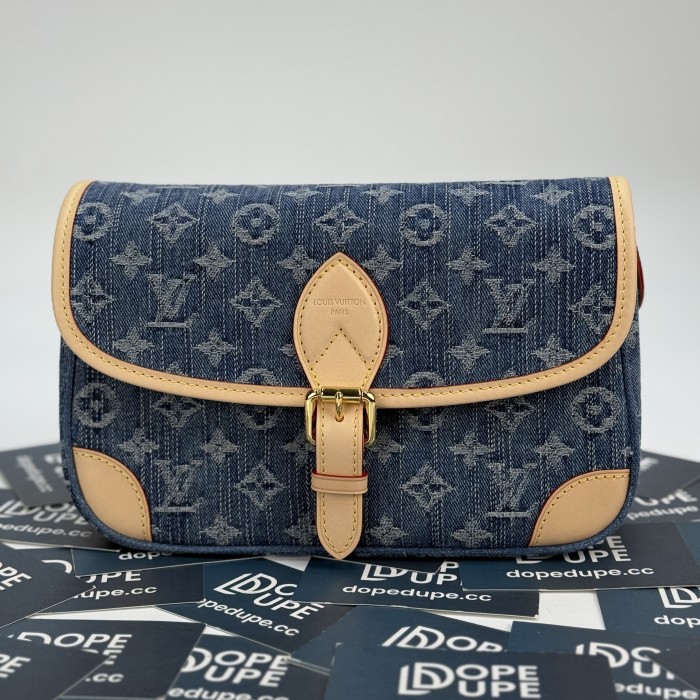Diane Crossbady Bag “24*15*9CM” 056
