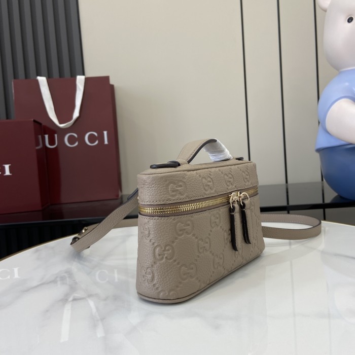 BB GG Emblem Vanity Bag “20.5*12*5CM” 005