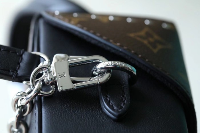 The Camera Box Shoulder Bag “16*13*7.5CM” 085