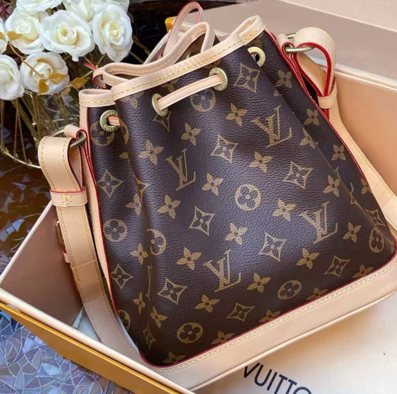 Petit Noe Bucket bag “27*27*21CM” 035