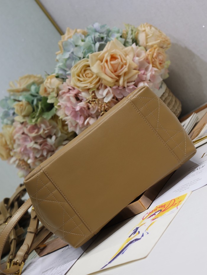  Signature Bucket “24x21x14cm”-087=