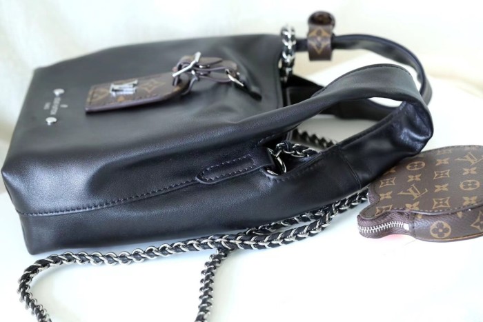 BB Atlantis Crossbody Bag “17*17*7CM”  095