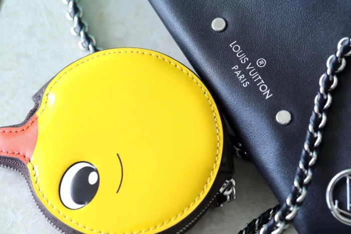 BB Atlantis Crossbody Bag “17*17*7CM”  095