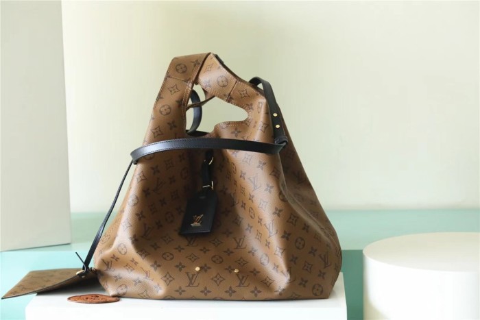 GM Atlantis Crossbody Bag “34*34*13.5CM” 006