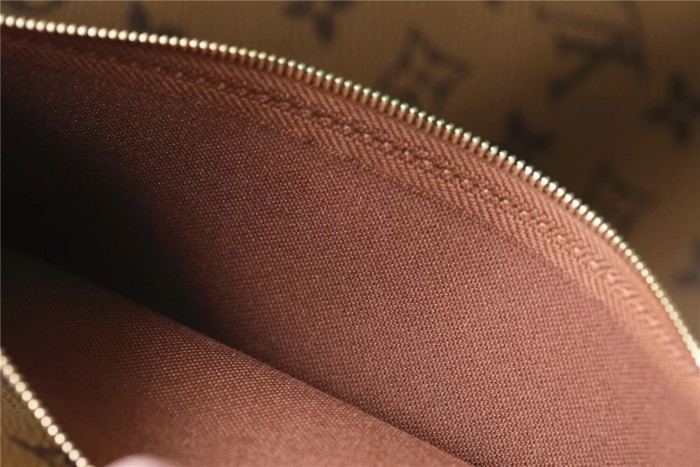 GM Atlantis Crossbody Bag “34*34*13.5CM” 006