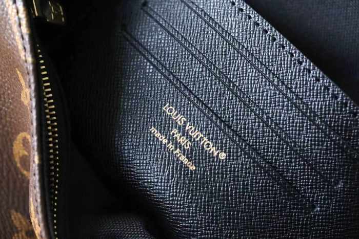 Wallet On Chain lvy “23.5*12*4.3CM” 054