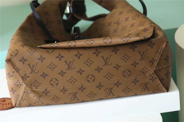 GM Atlantis Crossbody Bag “34*34*13.5CM” 006