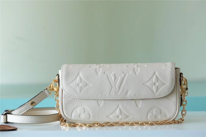 Wallet On Chain lvy “23.5*12*4.3CM” 056