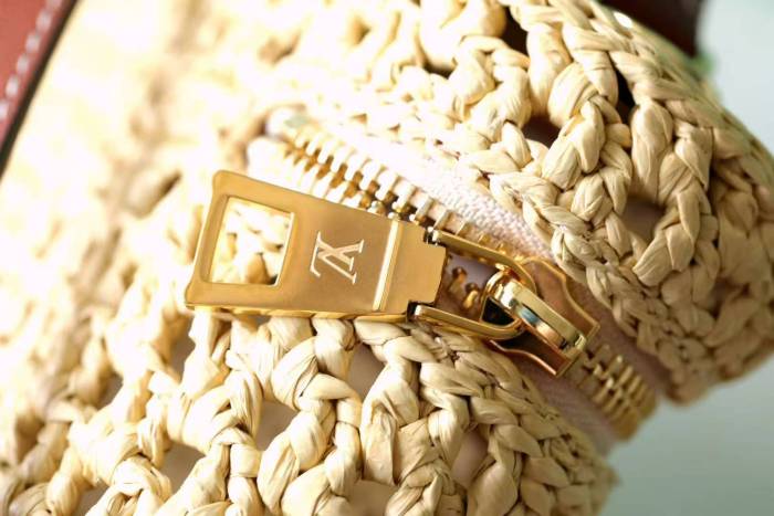 Vanity Chain Pouch “19*11.5*6.5CM” 036