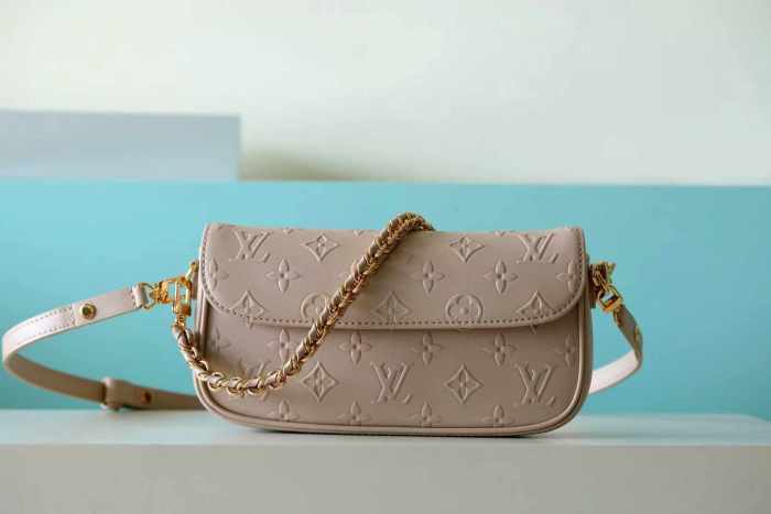 Wallet On Chain lvy “23.5*12*4.3CM” 056