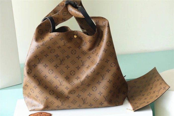GM Atlantis Crossbody Bag “34*34*13.5CM” 006