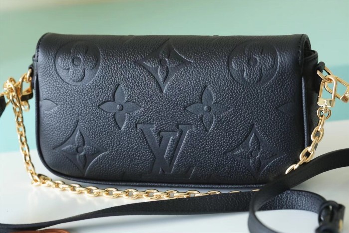 Wallet On Chain lvy “23.5*12*4.3CM” 056