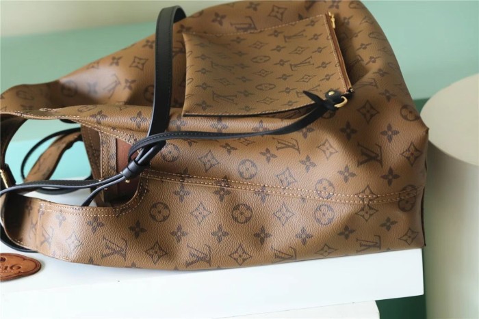 GM Atlantis Crossbody Bag “34*34*13.5CM” 006