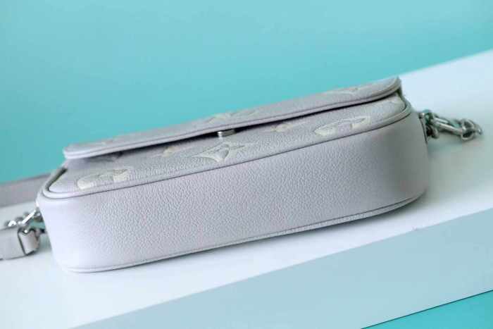 Wallet On Chain lvy “23.5*12*4.3CM” 056