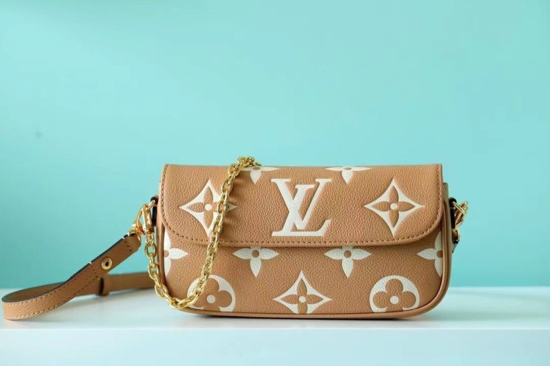 Wallet On Chain lvy “23.5*12*4.3CM” 056