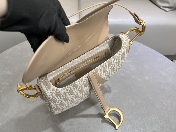 Saddle “25.5×20×6.5cm”-006=