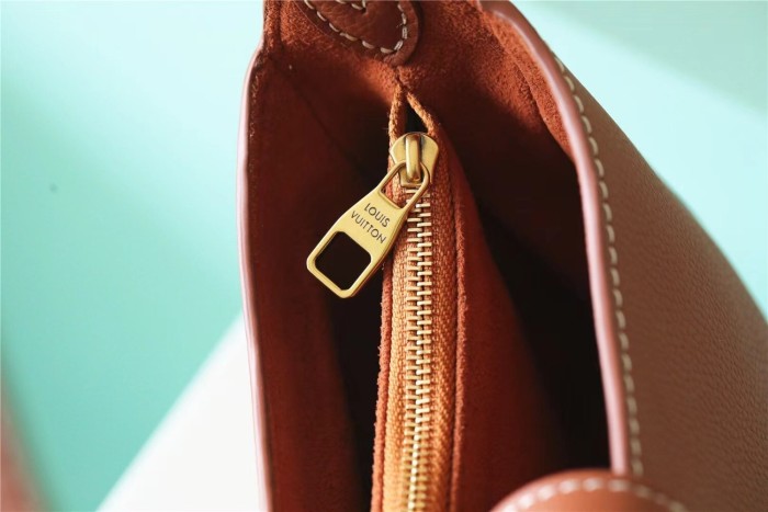 Triomphe Ava Crossbody Bag “24.5*17*9CM” 056
