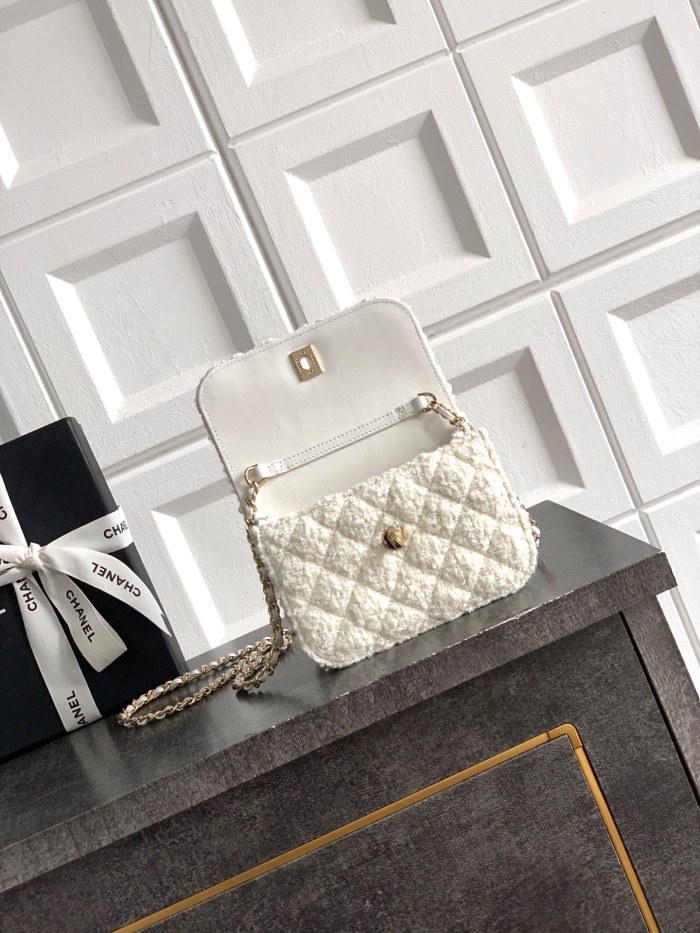 26C Pearl Handle Flap Bag “15x10.5x5.5cm” -095 =